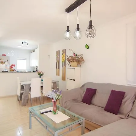 Con Piscina Comunitaria - Lilia Rosa 10 *